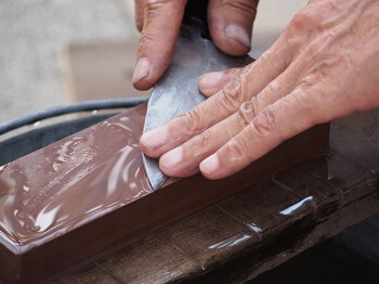 using a waterstone for sharpening knife