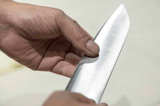wash knife well and wipe off water
