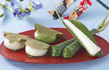 Rice Cakes (Kashiwa mochi) and Rice Dumplings (Chimaki)