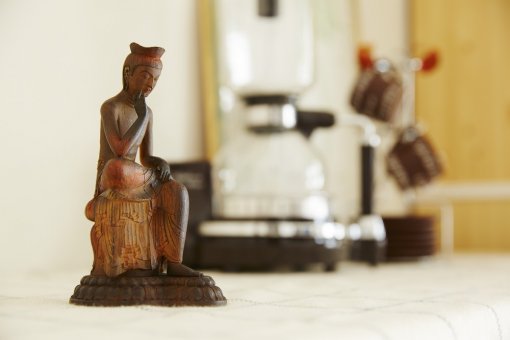 Buddha Statue for sale, Palm-sized Miroku Buddha, an example of installing in a room