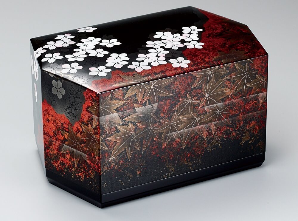 artistic Japanese lacquerware of bento box