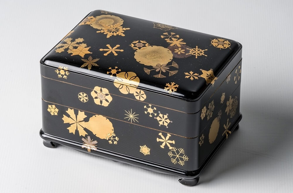 artistic Japanese lacquerware of bento box