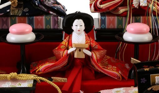 Hina dolls, a Japanese doll, gorgeous 5 dolls set Misaki, details of one of the three court ladies (B)