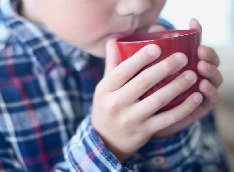 Kawatsura Lacquerware, a Japanese traditional craft, being used by a kid