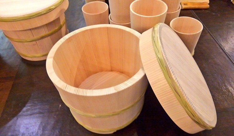 Akita Cedar barrel, Japanese traditional crafts, a tub for sale