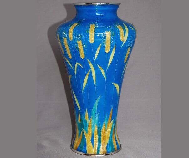 Owari Shippo ‘Seven Treasures’ Cloisonné Metalwork, a Japanese traditional craft, luxury flower vase (blue)