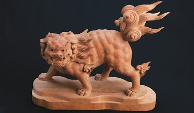 Hida Ichii one-knife carving, a Japanese traditional craft, lion object