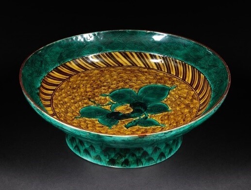 Kutani-Yaki Pottery and Porcelain, a famous Japanese crafts, revival of artistic Kutani plate