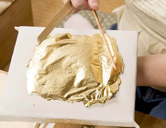 Kanazawa gold leafe, a Japanese traditional craftsmanship, making process of thin gold leaf