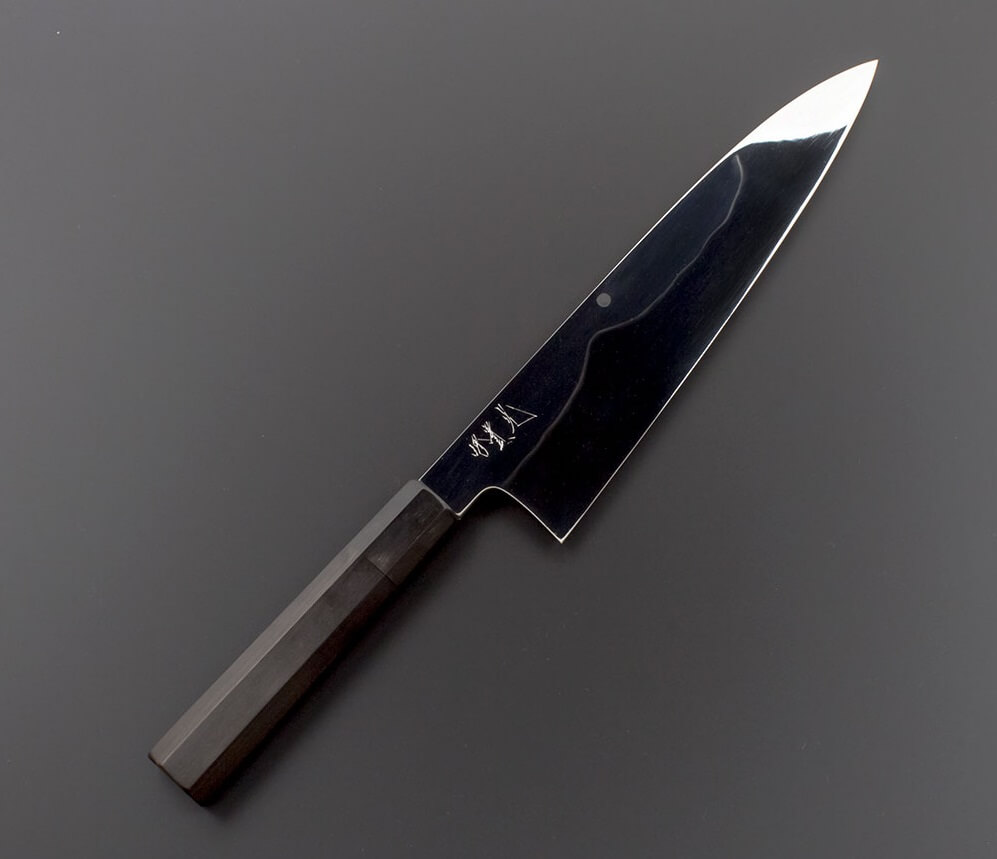 Japanese chef knives made in Sakai, an authentic product of Santoku