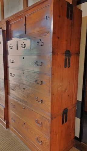 Japanese arts and crafts: Tansu clothing cabinet