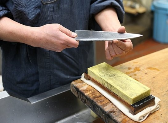 Traditional Japanese chef knives, Sakai knives, sharpening with waterstone