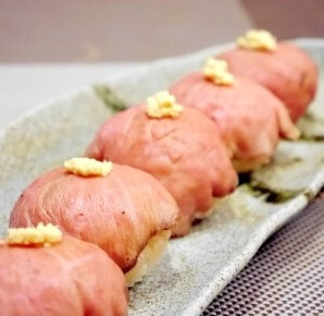 Easy recipe for Temari Sushi, serving meat Sushi on a dish