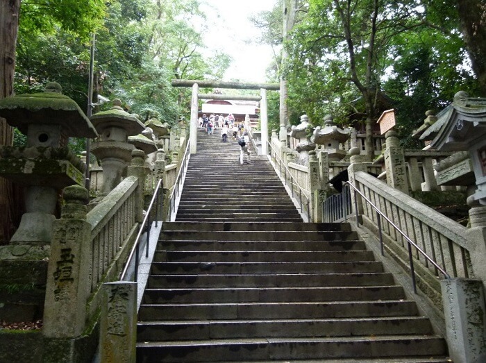 Marugame Uchiwa fans, a traditional Japanese craft, stair steps of Kompira shrine