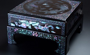 Ryukyu lacquerware, a traditional Japanese craft, Raden manipulation