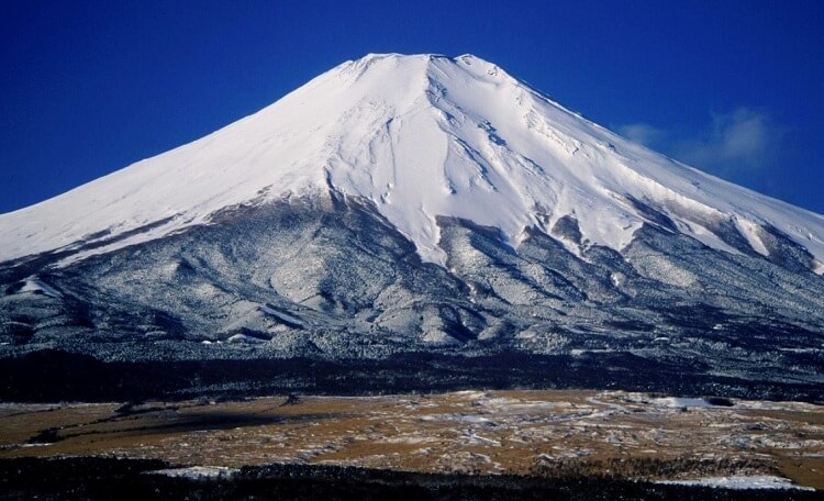 Mt. Fuji, related to Rakuyaki Shiroraku tea cup, Japanese national treasure