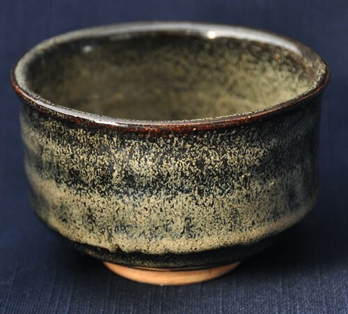 artistic Japanese green tea bowl, fat shape