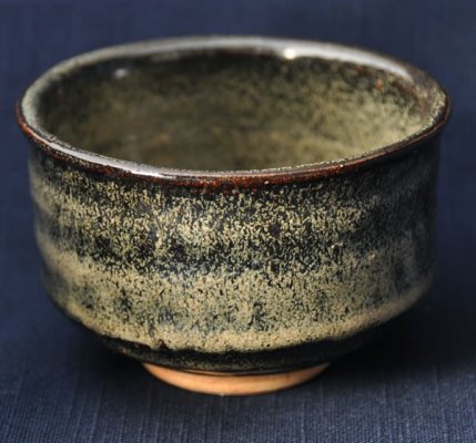 artistic Japanese green tea bowl, fat shape