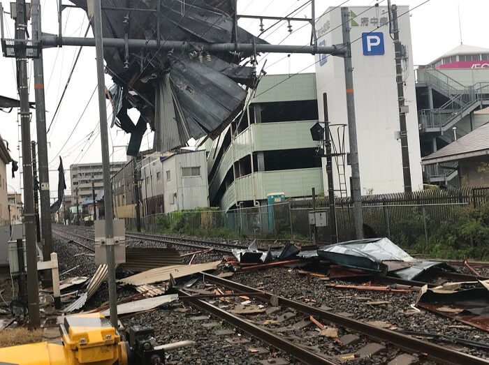 public transportation completely stopped by a typhoon