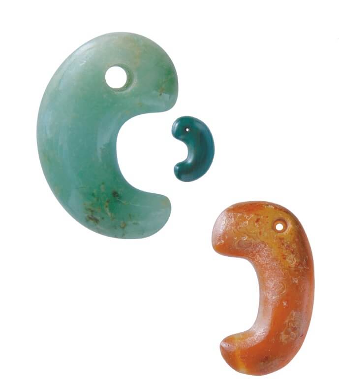 variety of Magatama power stones